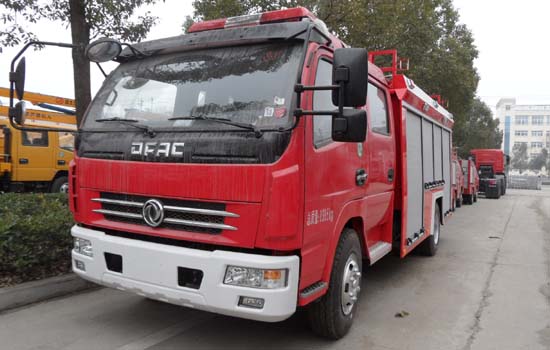東風(fēng)多利卡3.5噸水罐(泡沫)消防車(國五)